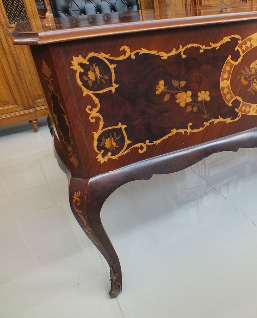 0215-562-D-827×1024